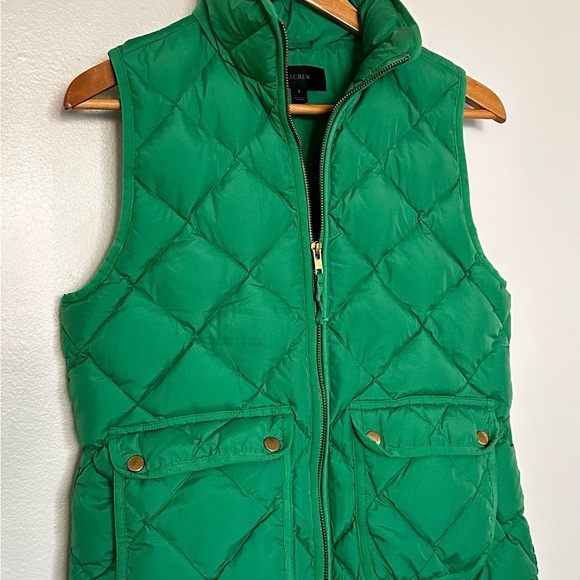 J. Crew Vibrant Green Quilted Vest - Picture 4 of 7